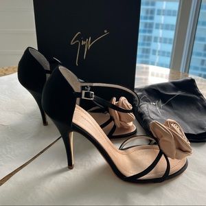 Giuseppe Zanotti brand new Satin T-Strap Sandals 38
